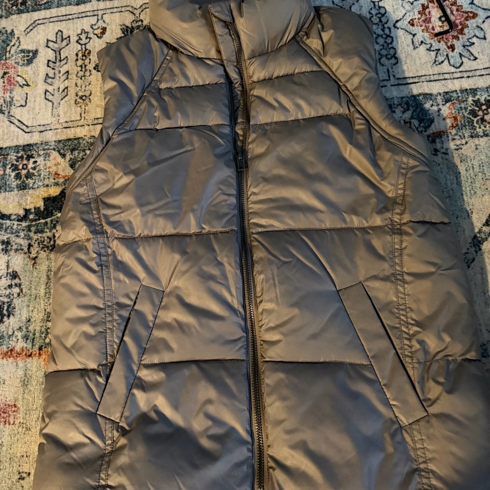 GAP Kids gray Puffer Vest, XXL